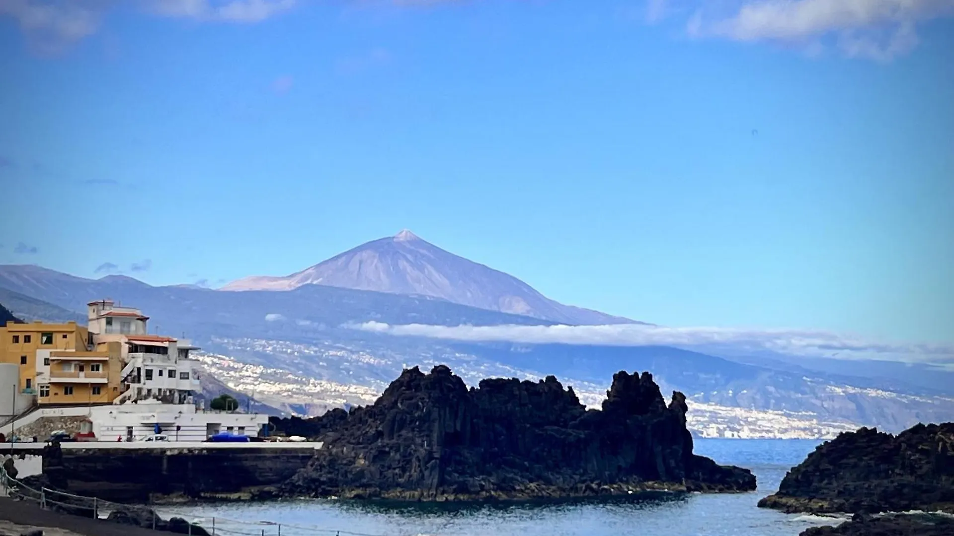 Manolo Pris En El Mar Teide Con Piscina Natural El Pris Spain