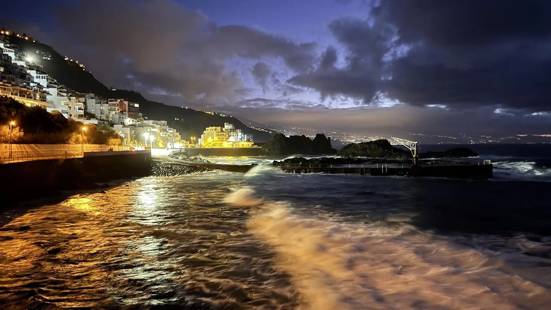 Manolo Pris En El Mar Teide Con Piscina Natural El Pris 0*,  Ισπανία